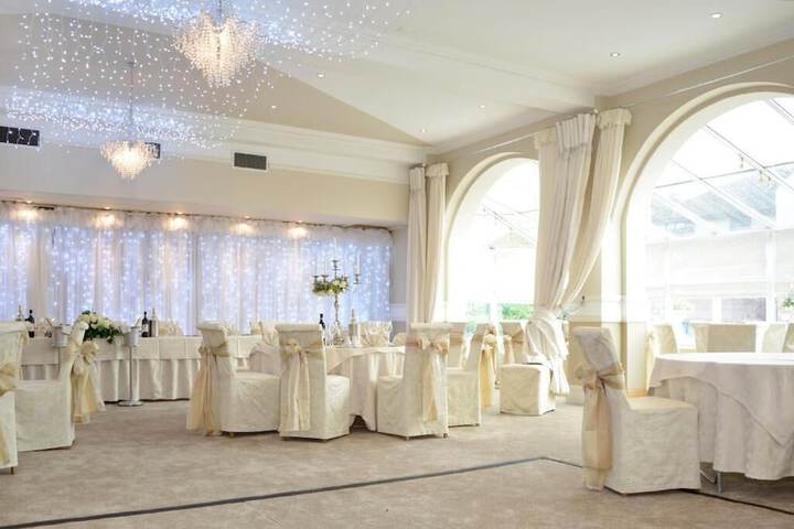 Ballroom/Hall 24 of 28