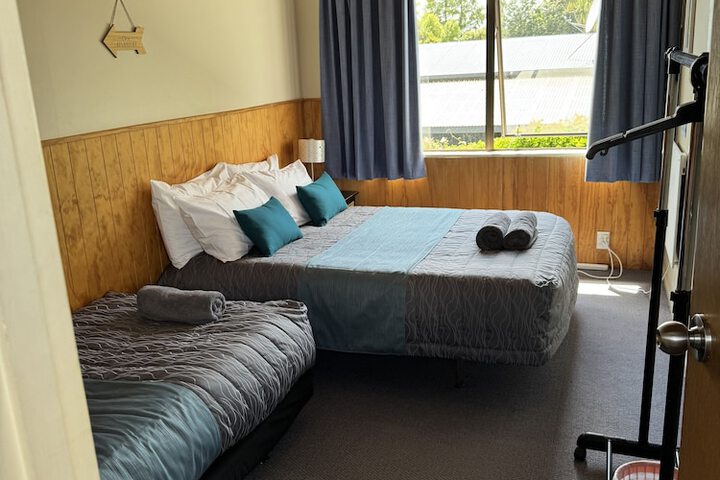 Room 4 of 32