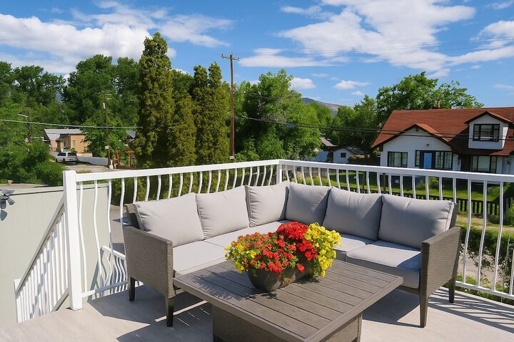 Sundeck 52 of 87