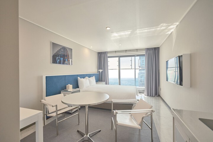 Room 2 of 29