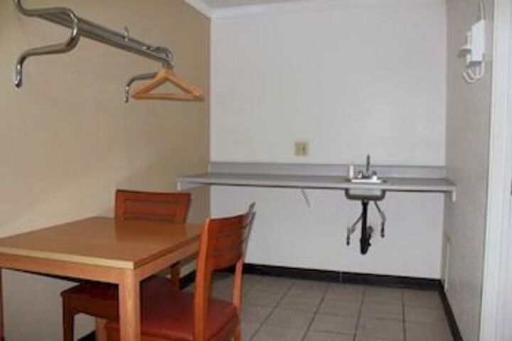 Room 7 of 17