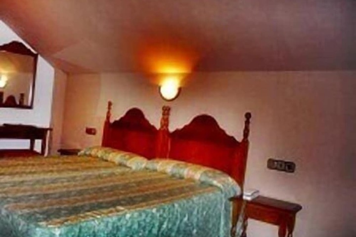 Room 9 of 72
