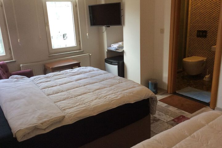Room 3 of 39