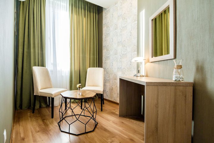 Room 73 of 108