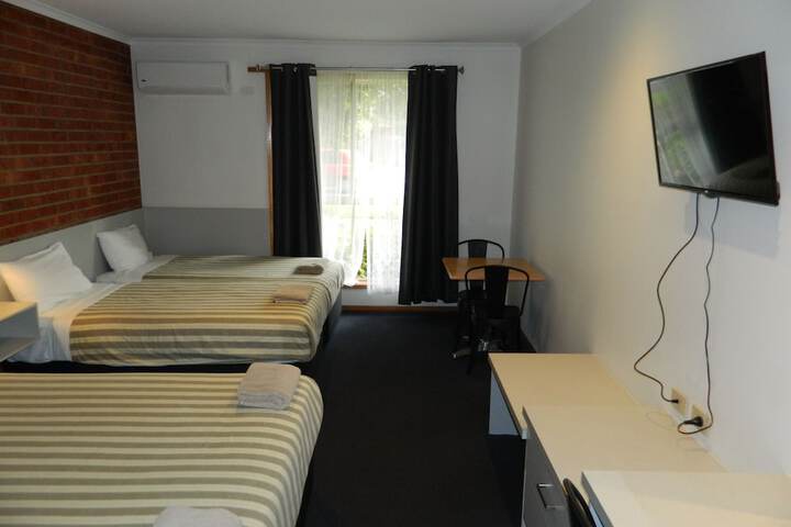 Room 10 of 43