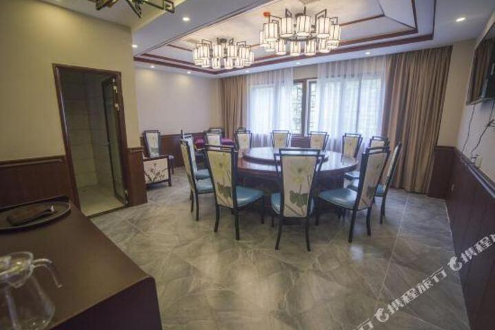 Shuiyunge Hotel (Huangguoshu Waterfall Scenic Area)