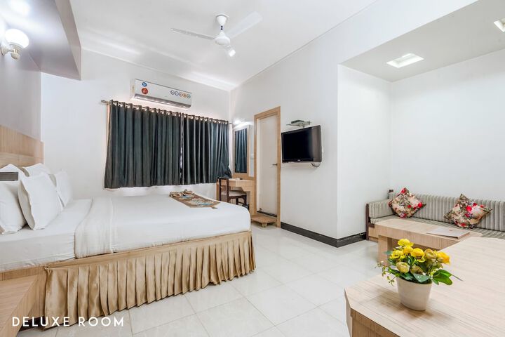 Room 4 of 12
