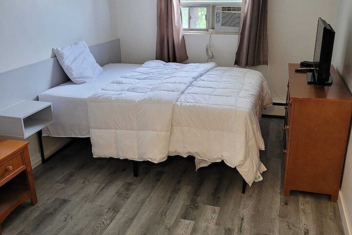 Room 6 of 7