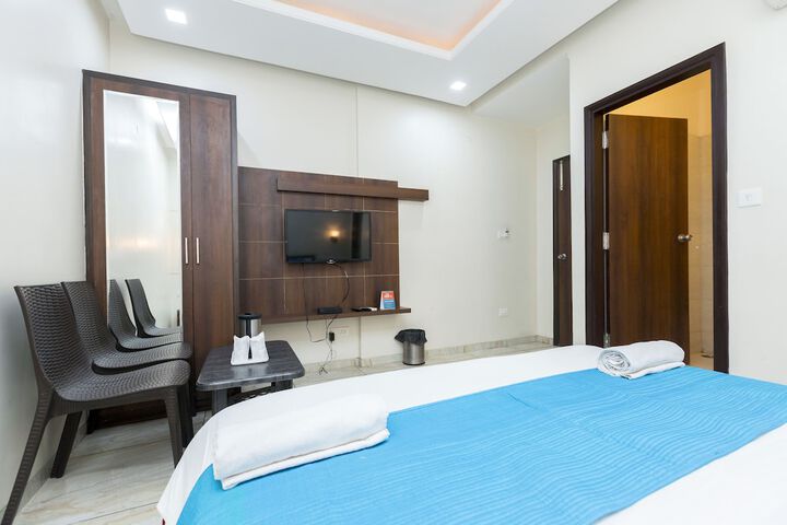 Room 10 of 38