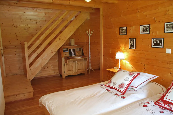 Room 5 of 15