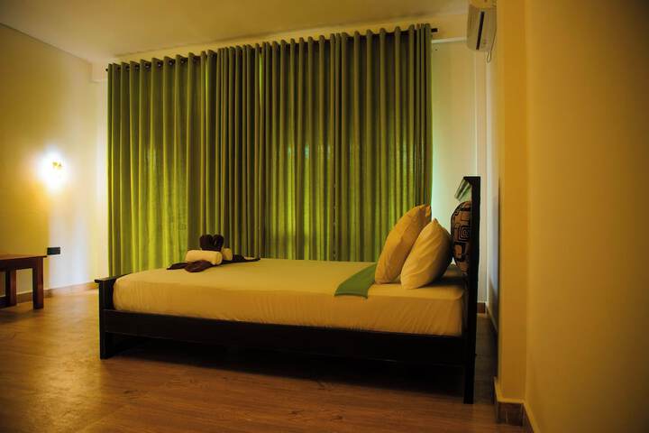 Room 5 of 17