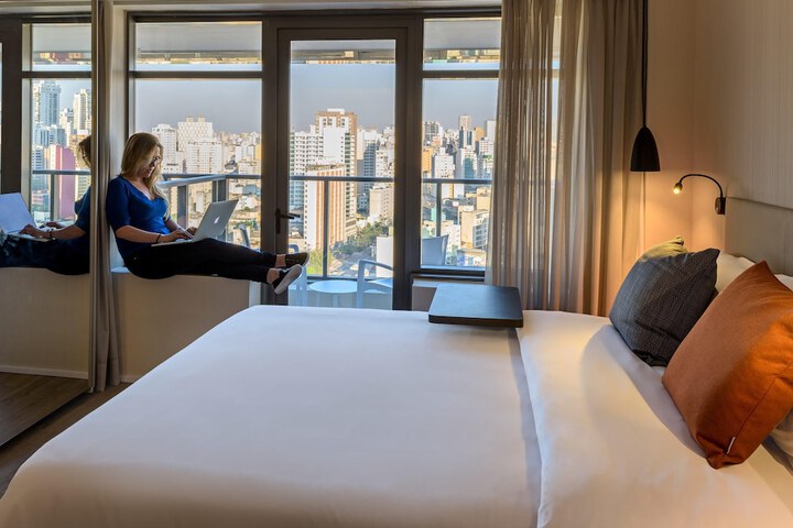 Room 32 of 57