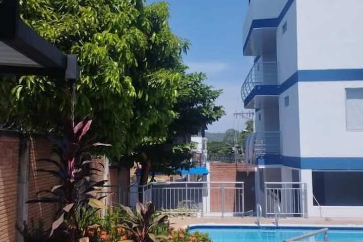 Pool 5 of 9