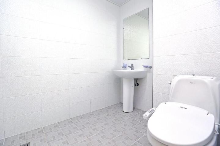 Clean Restrooms