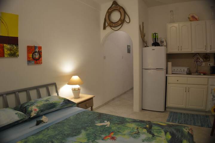 Room 3 of 38