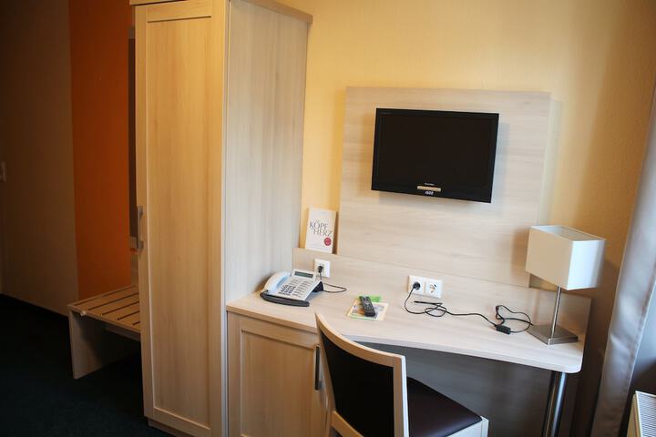 Room 9 of 61