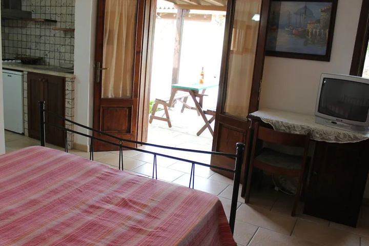Room 4 of 15