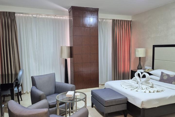 Room 3 of 33