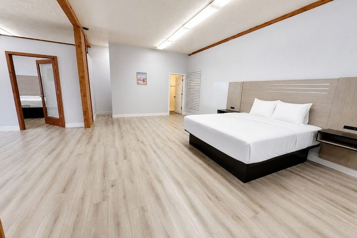 Room 10 of 29