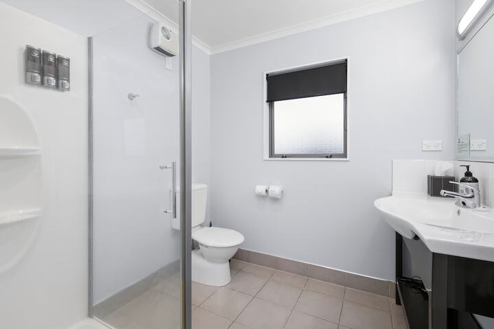 Room 15 of 28