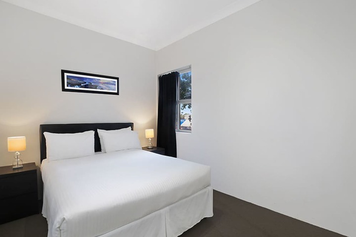Room 10 of 128