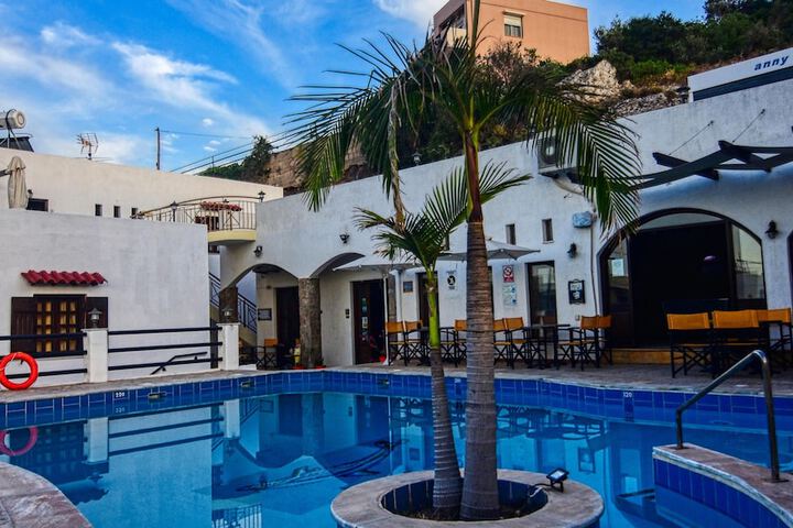 Hotel with Pool