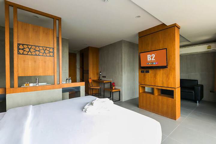 Room 13 of 32