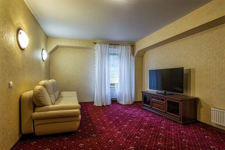 Room 25 of 57