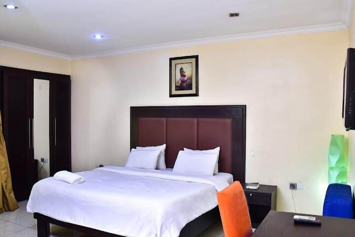 Room 4 of 47
