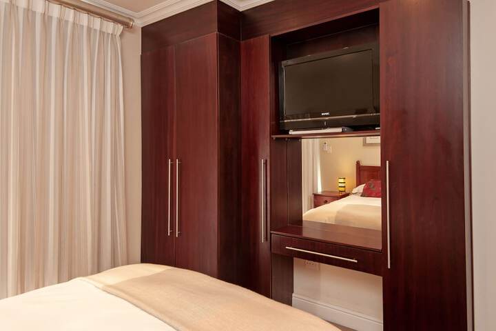 Room 4 of 41