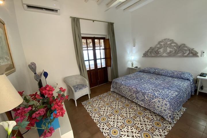 Room 5 of 41