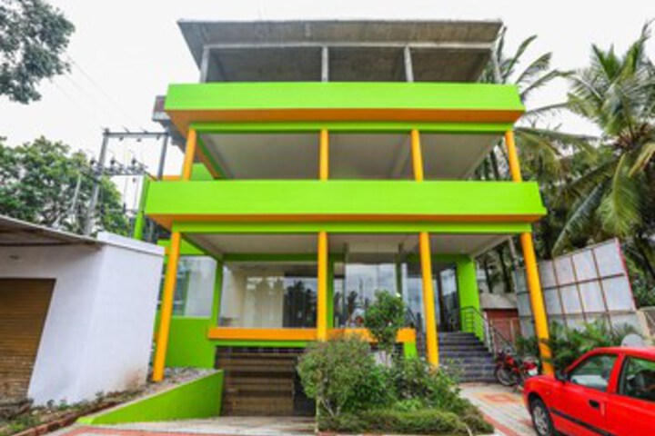 OYO 15843 SJ Residency