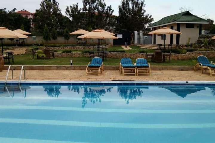 Pool 10 of 25