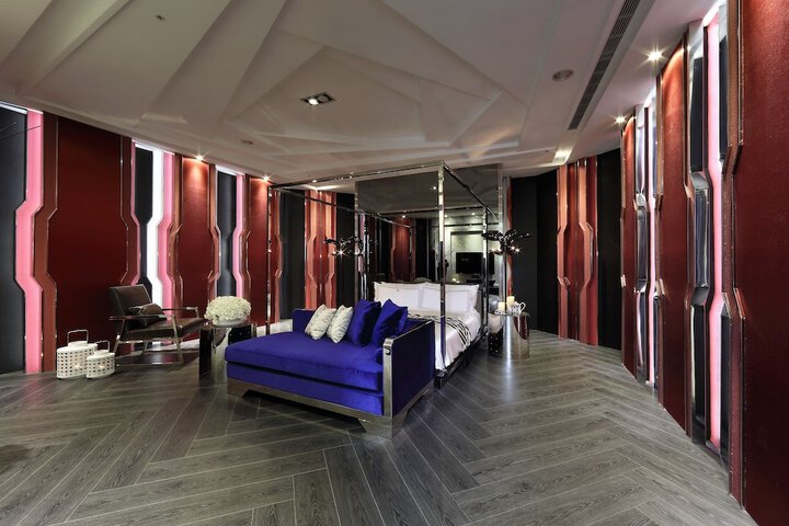 Room 5 of 42