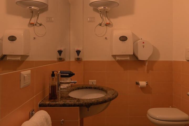 Room 26 of 47