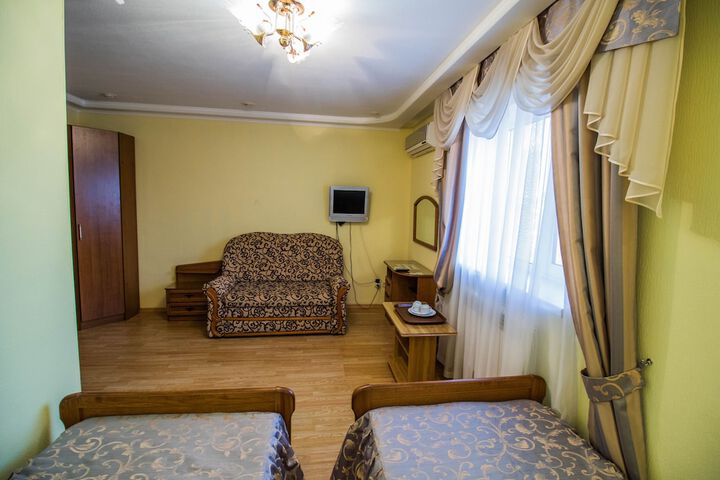 Room 16 of 21