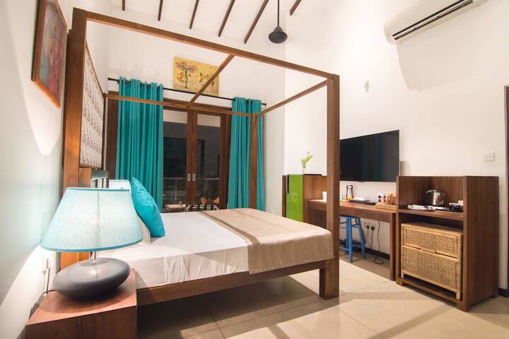 Room 8 of 25