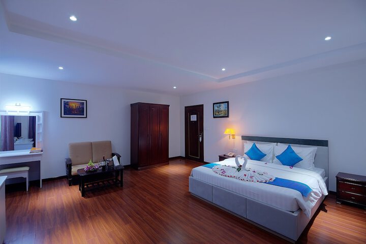 Room 12 of 91