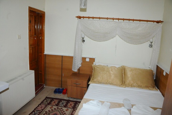 Room 5 of 66