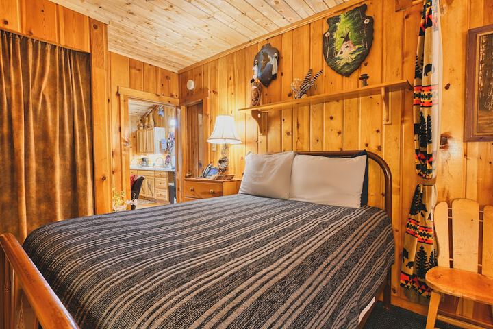 Room 42 of 174