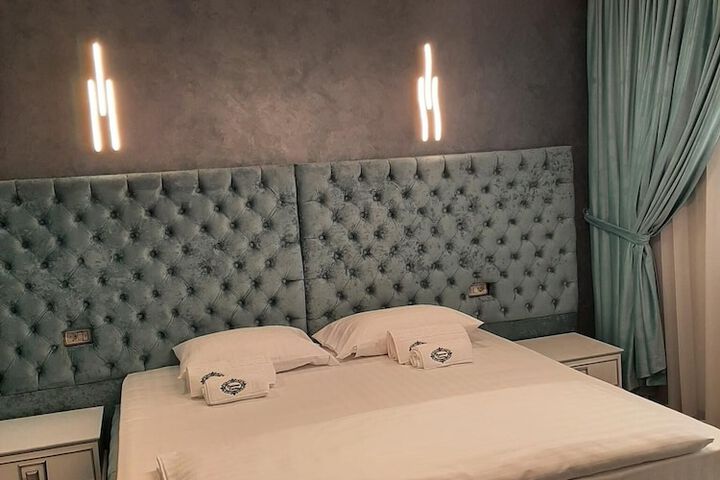 Room 5 of 62