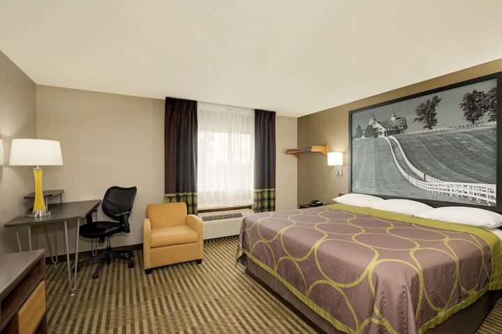 1 King Bed (9 of 10)