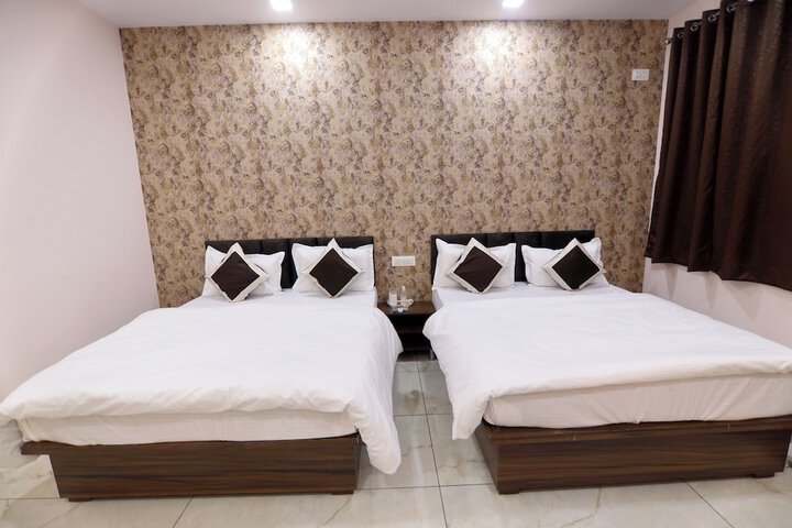 Room 8 of 22