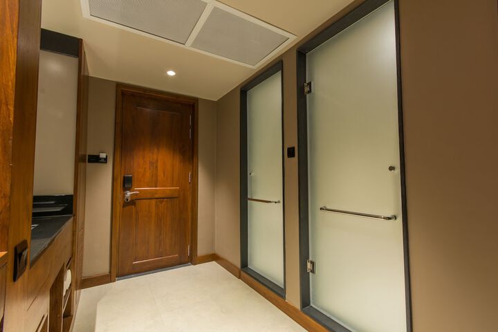 Room 3 of 33