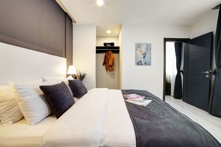 Room 4 of 53