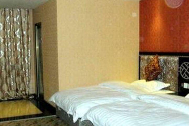 Room 27 of 62