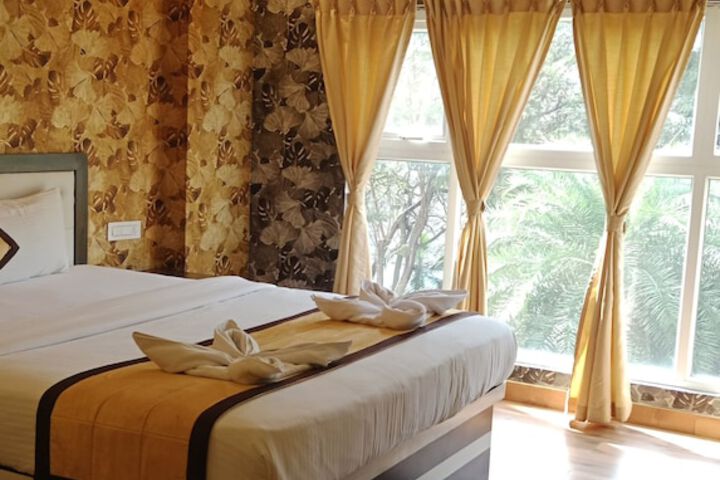 Room 7 of 32