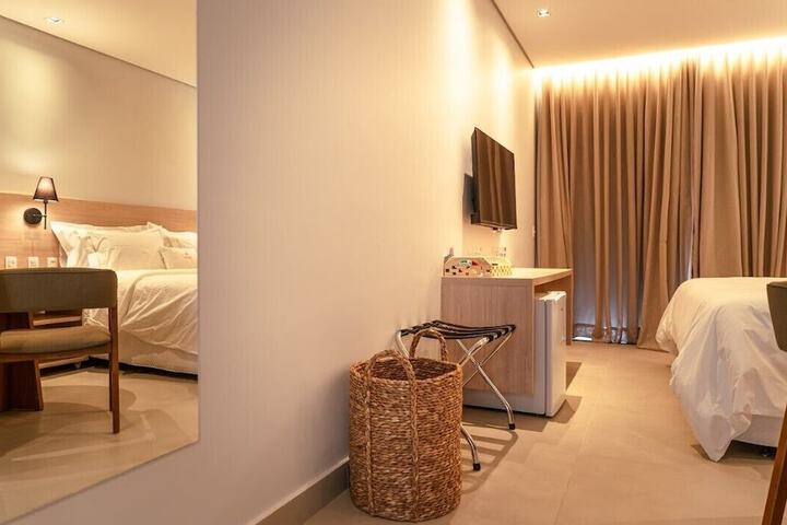 Room 20 of 136