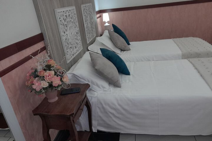 Room 13 of 26