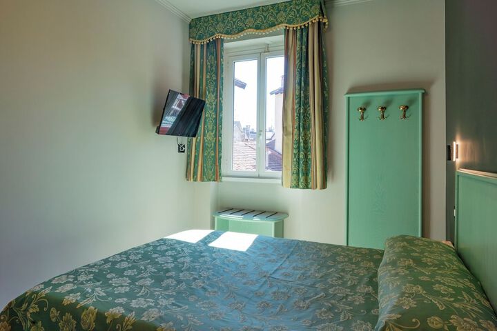 Room 27 of 115